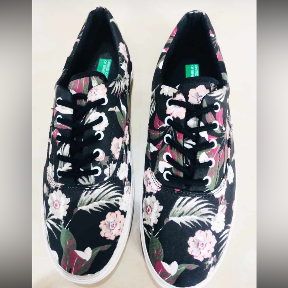 Flat shoe